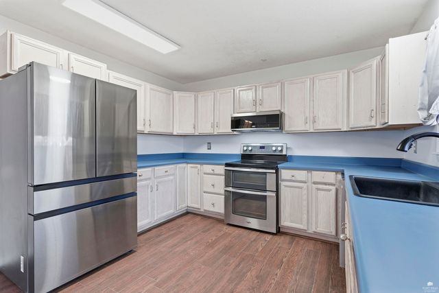 3018 James Avenue, Manhattan, KS 66502