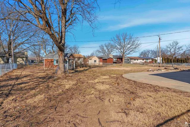 3018 James Avenue, Manhattan, KS 66502