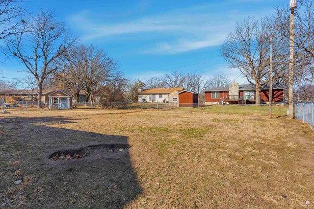 3018 James Avenue, Manhattan, KS 66502