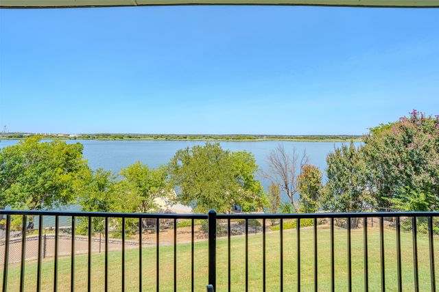 6371 Beacon Vista Circle, Granbury, TX 76049