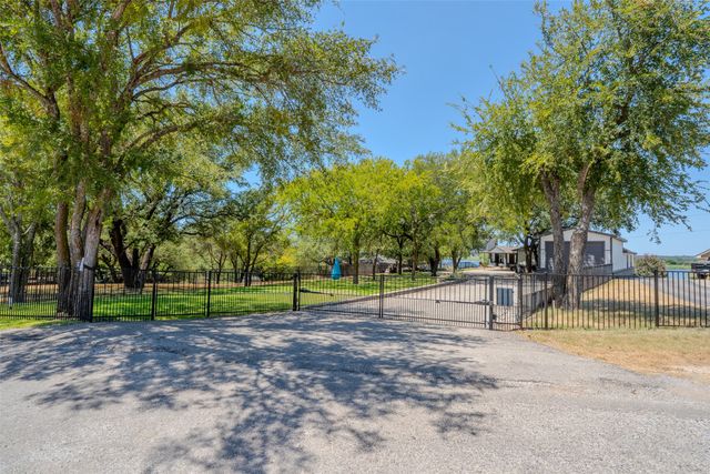 6371 Beacon Vista Circle, Granbury, TX 76049