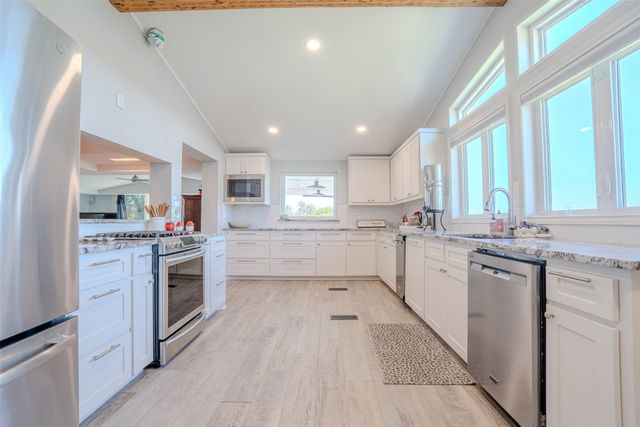 6371 Beacon Vista Circle, Granbury, TX 76049