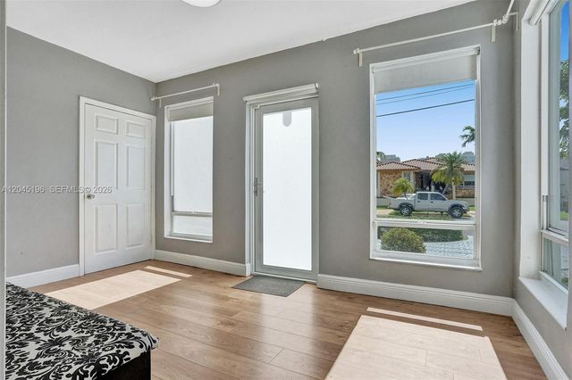 9040 Carlyle Avenue, Surfside, FL 33154