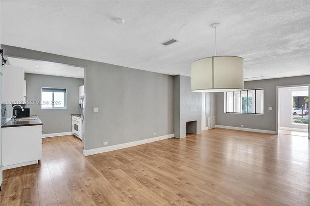 9040 Carlyle Avenue, Surfside, FL 33154