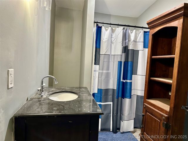 24094 N County Road 3350, Wynnewood, OK 73098