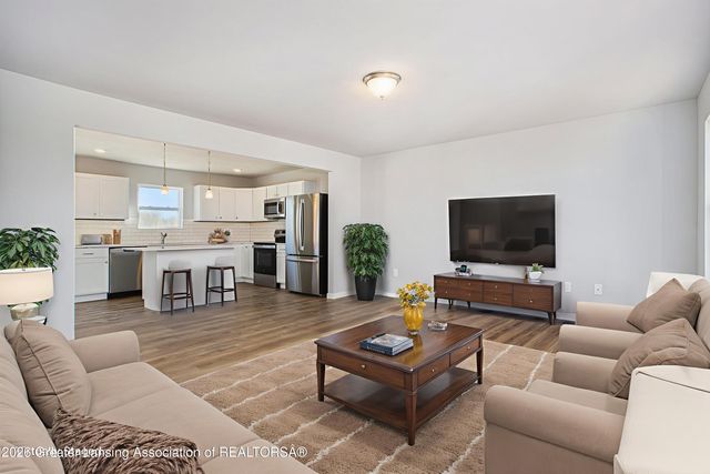 770 Saint Andrews Drive, Eaton Rapids, MI 48827