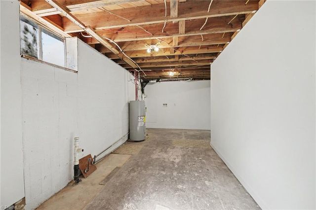 911 Harrison Crossroad Loop, Reidsville, NC 27230