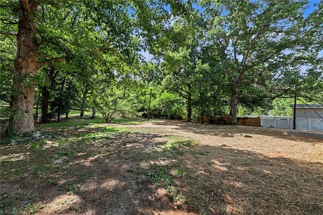 911 Harrison Crossroad Loop, Reidsville, NC 27230