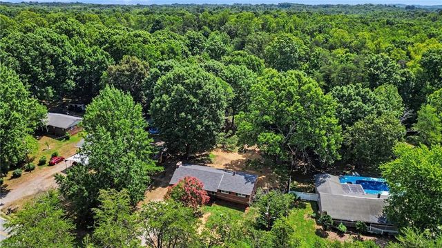 911 Harrison Crossroad Loop, Reidsville, NC 27230