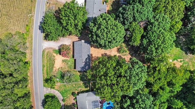911 Harrison Crossroad Loop, Reidsville, NC 27230