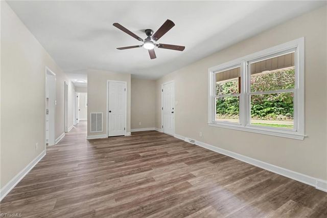 911 Harrison Crossroad Loop, Reidsville, NC 27230