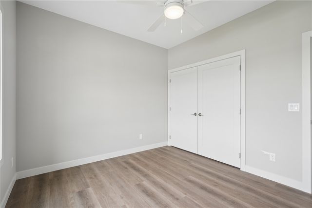 1537 Deerfield Dr, Fairfax, IA 52228