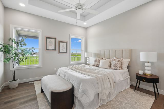 1537 Deerfield Dr, Fairfax, IA 52228