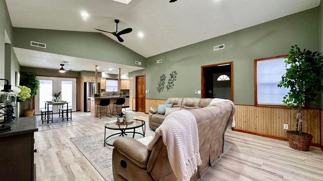 1111 E Elm Street, West Frankfort, IL 62896