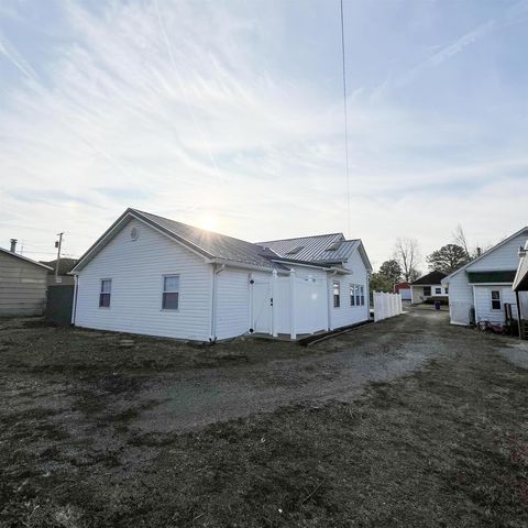 1111 E Elm Street, West Frankfort, IL 62896