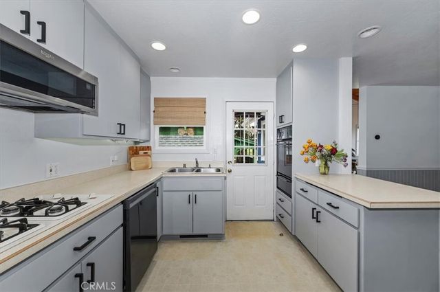 22680 Valley View, Crestline, CA 92325