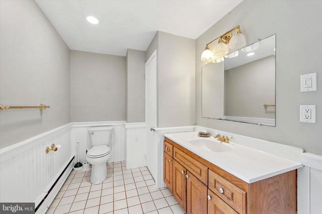 1646 FAIRVIEW RD, Glenmoore, PA 19343