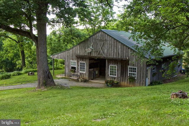 1646 FAIRVIEW RD, Glenmoore, PA 19343