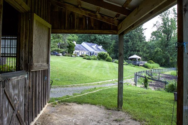 1646 FAIRVIEW RD, Glenmoore, PA 19343