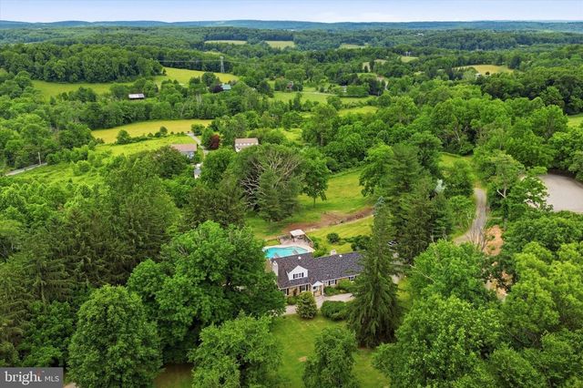 1646 FAIRVIEW RD, Glenmoore, PA 19343
