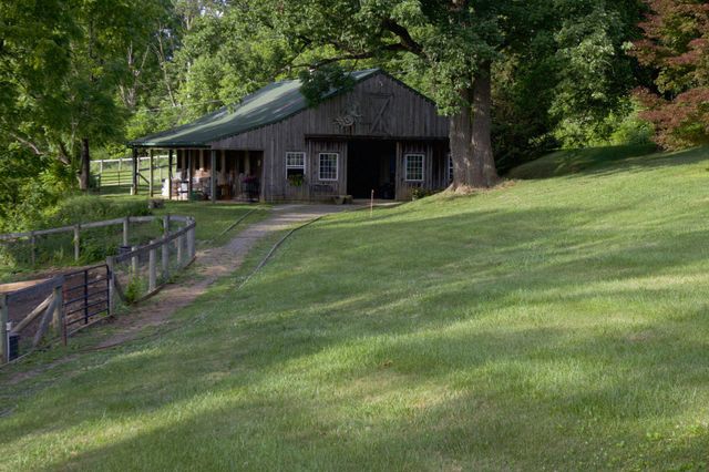 1646 FAIRVIEW RD, Glenmoore, PA 19343