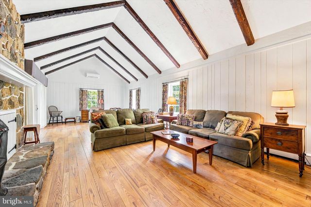 1646 FAIRVIEW RD, Glenmoore, PA 19343