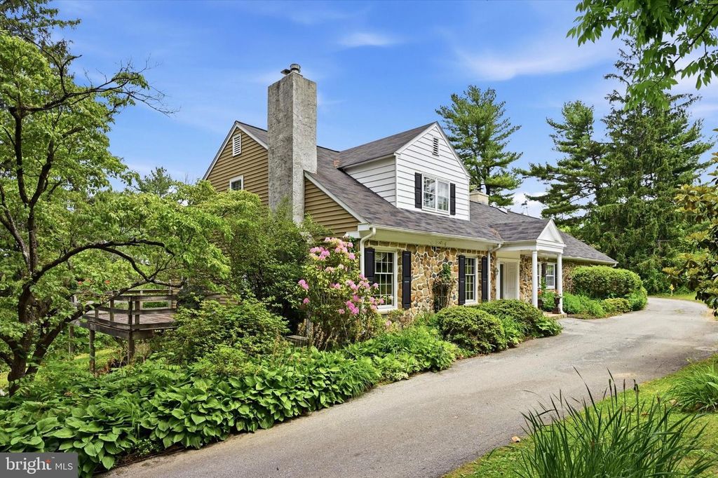 1646 FAIRVIEW RD, Glenmoore, PA 19343