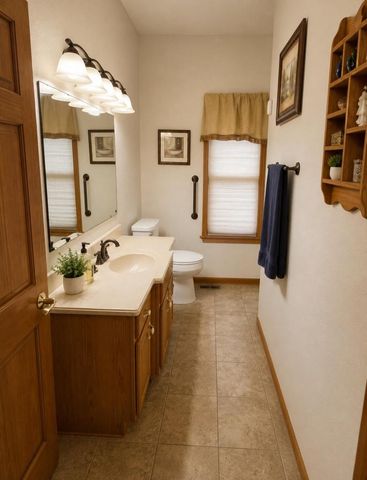 4848 W Woodland DRIVE, Franklin, WI 53132