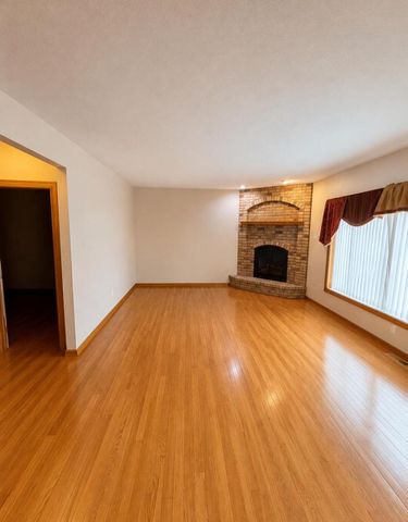 4848 W Woodland DRIVE, Franklin, WI 53132