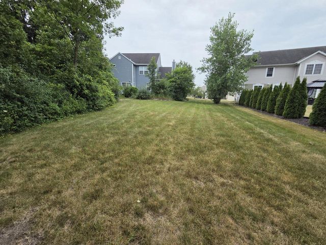 4848 W Woodland DRIVE, Franklin, WI 53132