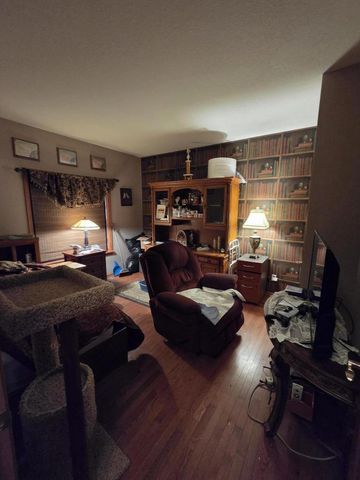 4848 W Woodland DRIVE, Franklin, WI 53132