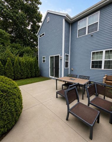 4848 W Woodland DRIVE, Franklin, WI 53132