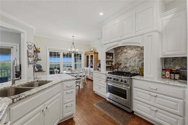 153 Holiday Island Drive, Holiday Island, AR 72631