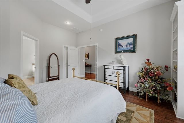 153 Holiday Island Drive, Holiday Island, AR 72631