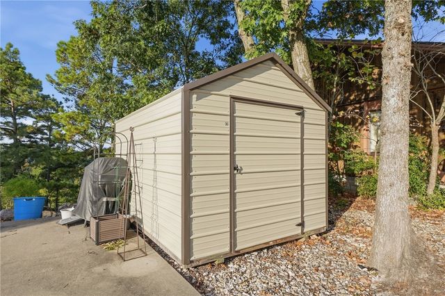 153 Holiday Island Drive, Holiday Island, AR 72631