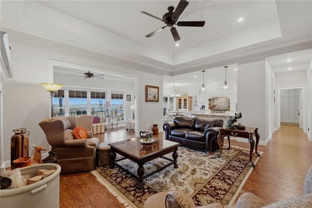 153 Holiday Island Drive, Holiday Island, AR 72631