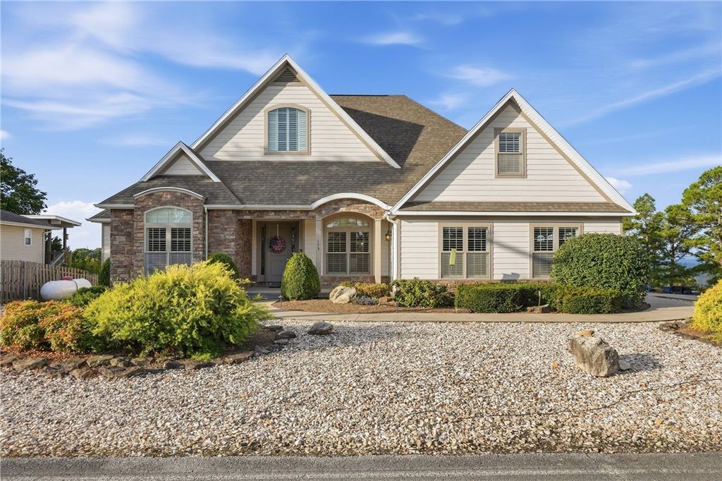 153 Holiday Island Drive, Holiday Island, AR 72631
