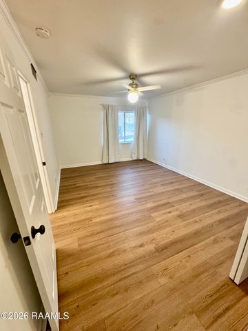 220 Doucet 105a, Lafayette, LA 70503