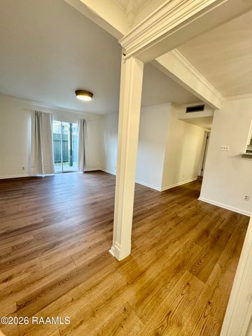 220 Doucet 105a, Lafayette, LA 70503