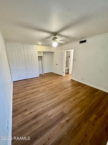 220 Doucet 105a, Lafayette, LA 70503