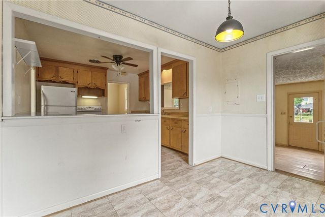 102 Verbov Ave, Colonial Heights, VA 23834