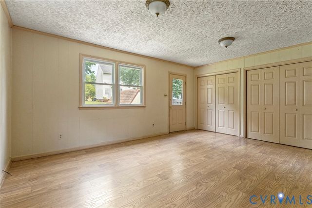 102 Verbov Ave, Colonial Heights, VA 23834