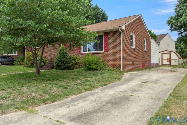 102 Verbov Ave, Colonial Heights, VA 23834
