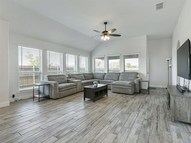 3121 Midnight Moon Drive, Mesquite, TX 75181