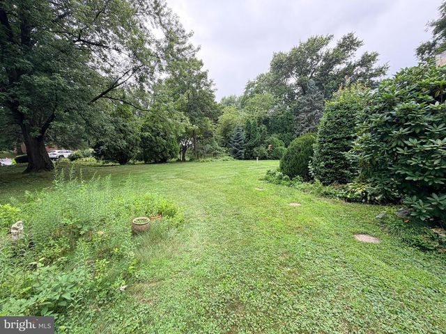 739 LEXINGTON AVE, Hershey, PA 17033