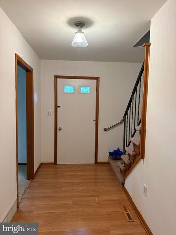 739 LEXINGTON AVE, Hershey, PA 17033