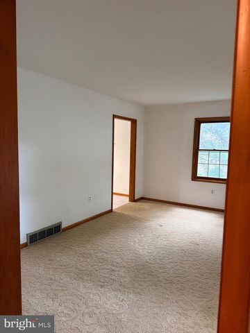 739 LEXINGTON AVE, Hershey, PA 17033