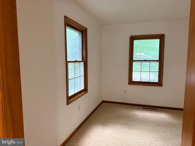 739 LEXINGTON AVE, Hershey, PA 17033