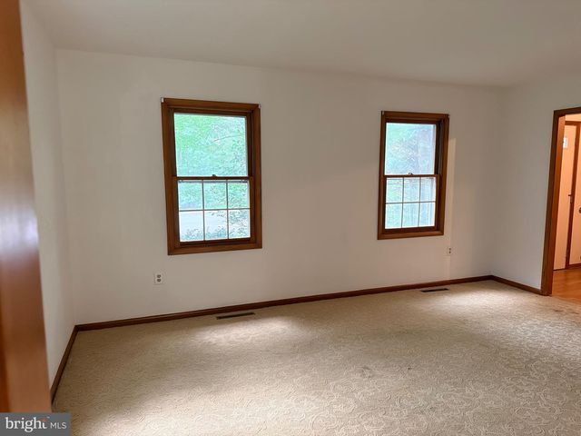 739 LEXINGTON AVE, Hershey, PA 17033