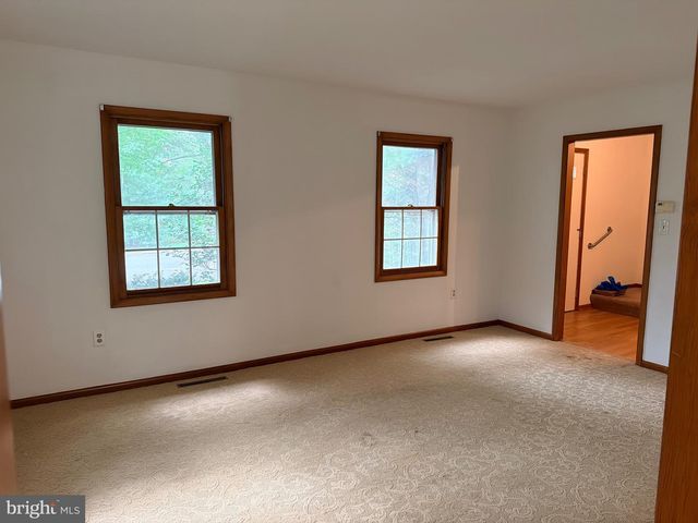739 LEXINGTON AVE, Hershey, PA 17033